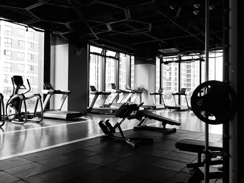 Gewichten in een sportschool